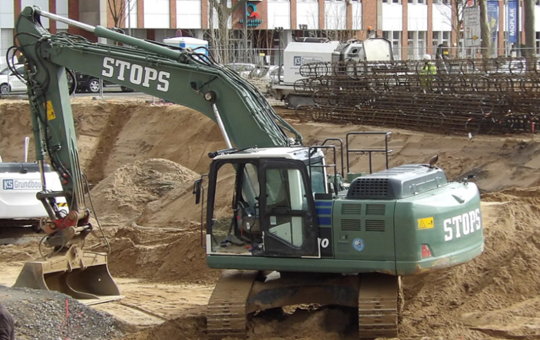 Komatsu PC 210 LC a.jpg