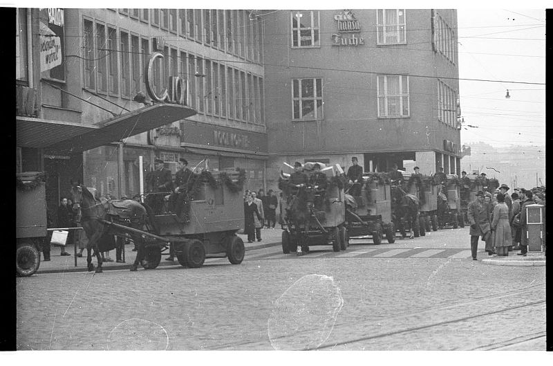 Baumaschinenbilder.de - Forum | Oldtimer-LKWs | gelbe (und graue) Postautos