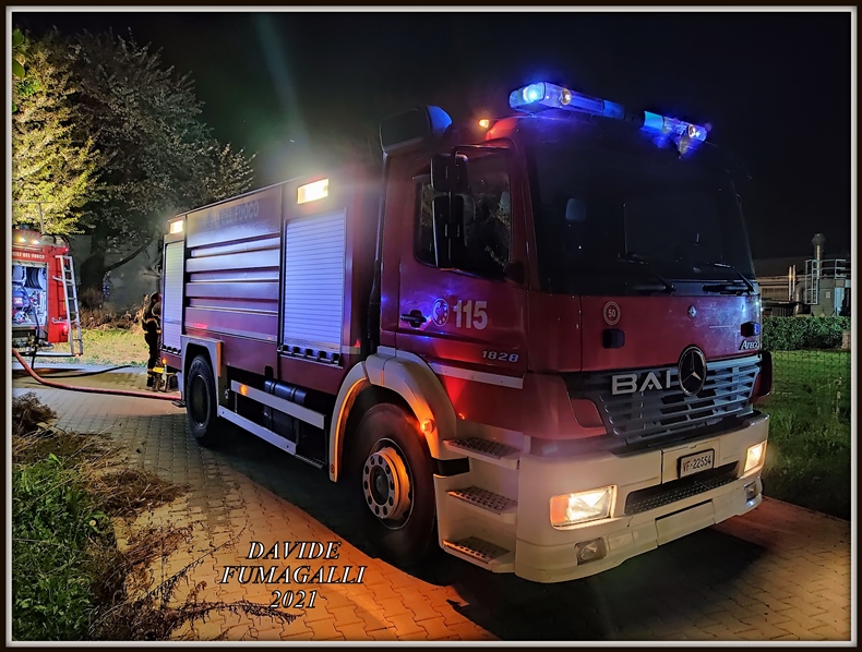 Mercedes-Benz Atego 1828 VdF.jpg