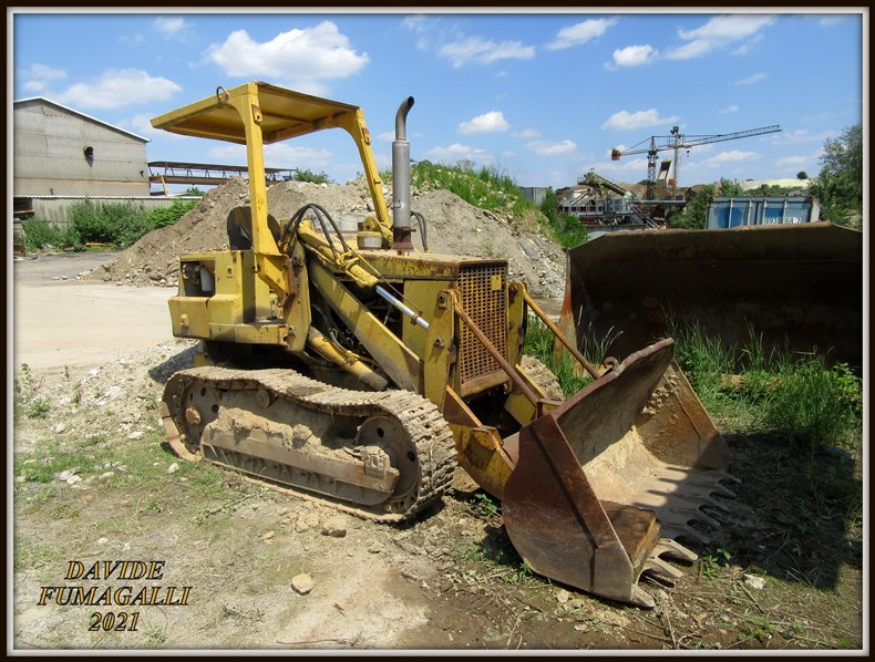 Komatsu D31S Luciano Manara 001.jpg