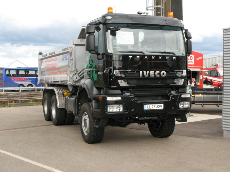  Iveco-Trakker-N-260T45W-AllBlacks-070707
-kr_20070706_001.jpg