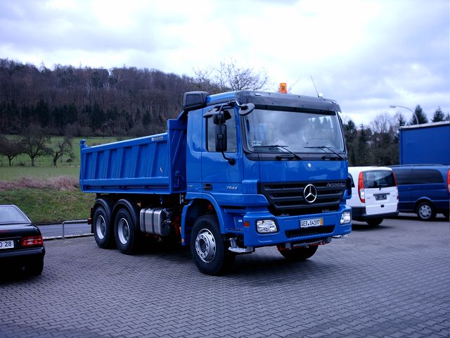 k-MB Actros 2644 MP2 Blau.jpg