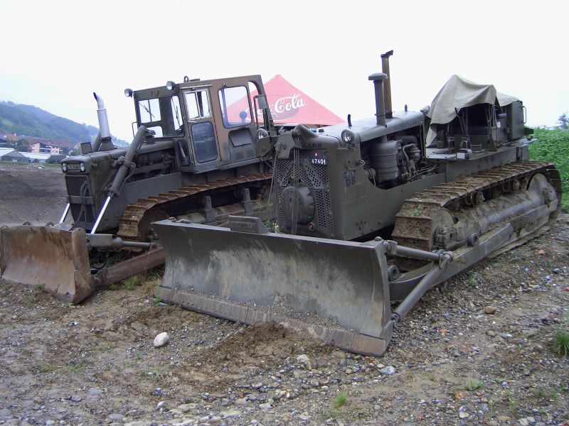 CAT D8.1.jpg