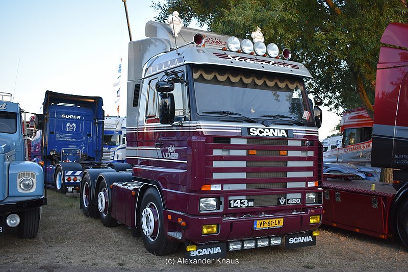 comp_DSC_8243.jpg