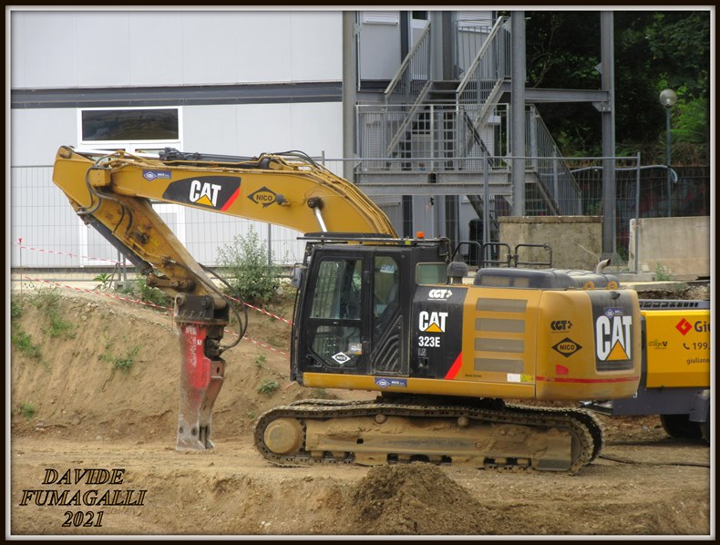 Caterpillar 323E LN Nico 003.jpg