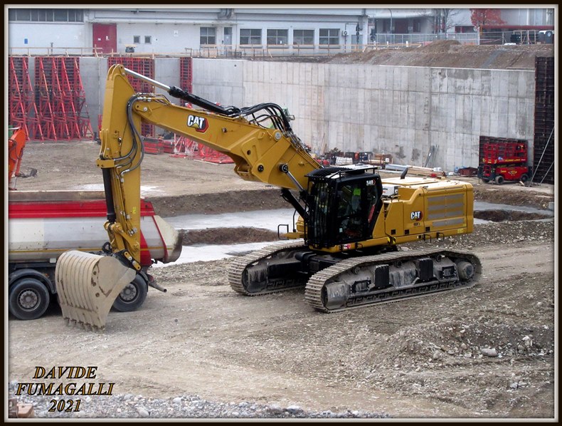 Caterpillar 340 UHD Celotti.jpg