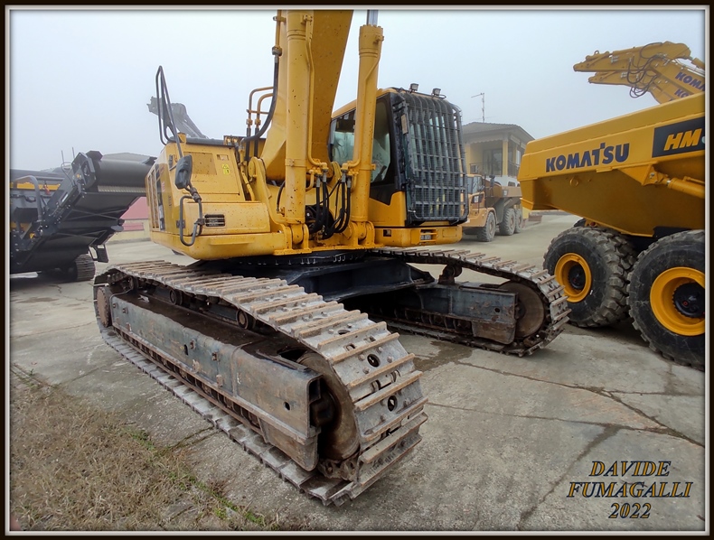 Komatsu PC600LC-8 Lamera 002.jpg