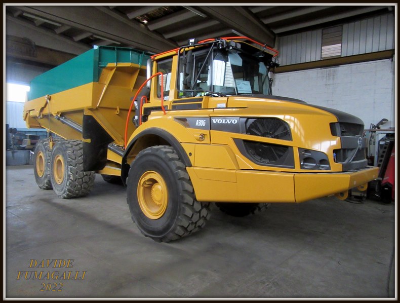 Volvo A30G 001.jpg