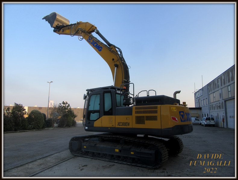 XCMG XE300EN 002.jpg