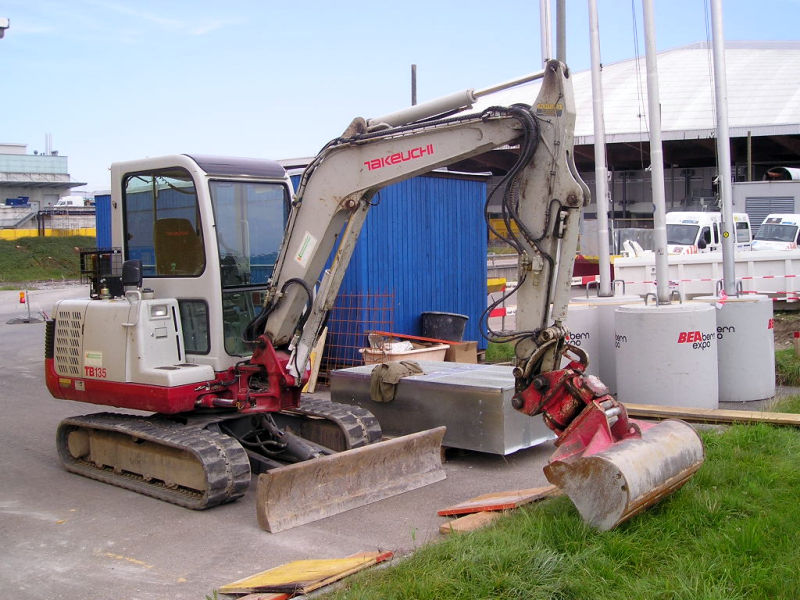 Takeuchi Raupe TB135  Bild1.jpg