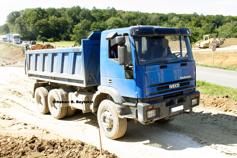 Iveco_EuroTrakker_3a-Kipper.jpg