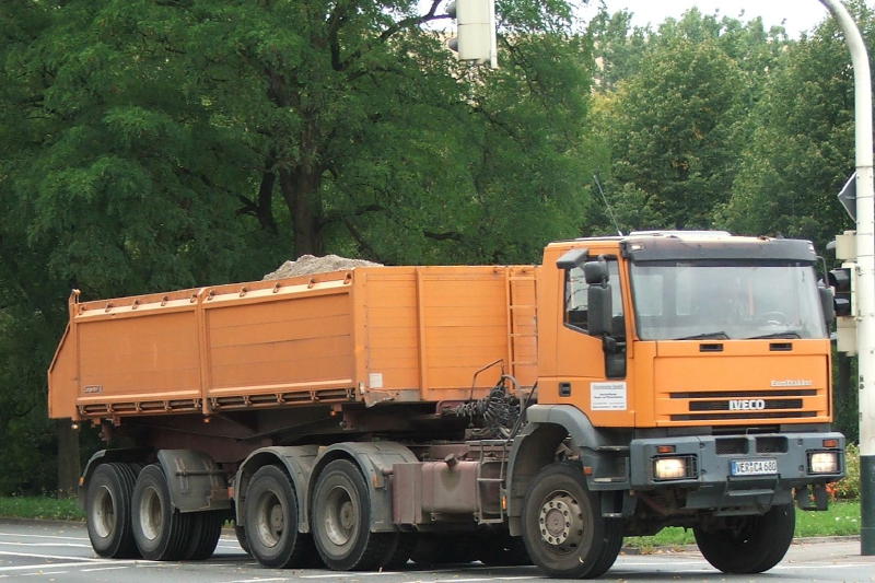 Iveco EuroTrakker KippSZ DSC00044 (2).jpg