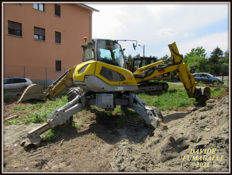 Menzi Muck M325 Cerri 003.jpg