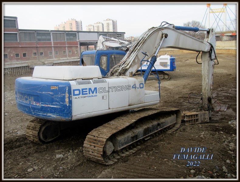 Fiat Hitachi EX285 AT Top Taglio 002.jpg