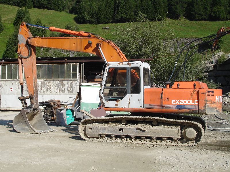 EX200LC.jpg