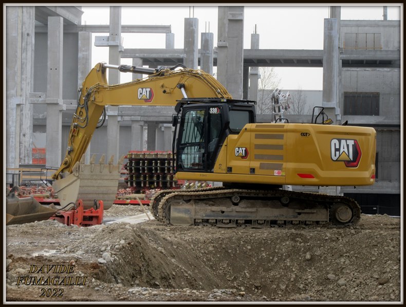 Caterpillar 330NG Celotti 001.jpg