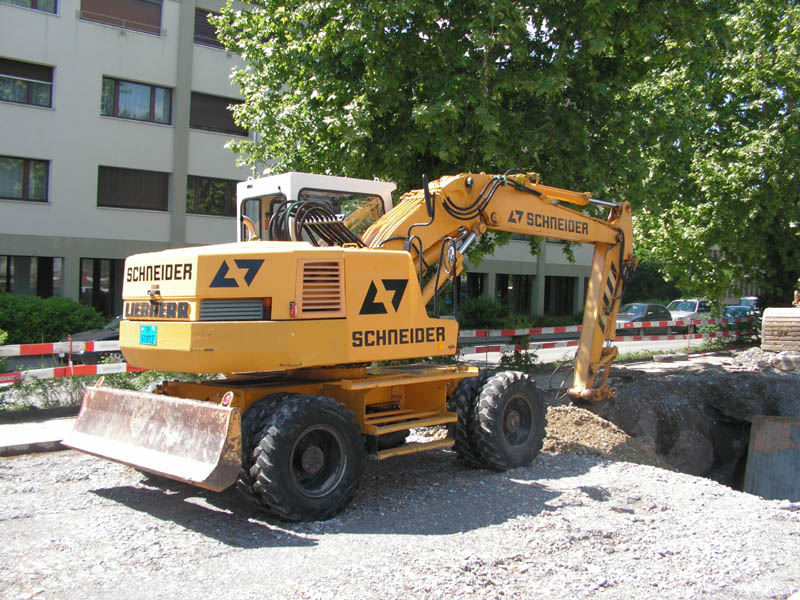 Liebherr A 312 (1).jpg