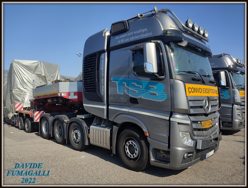 Mercedes-Benz Actros 4163 TSB (10).jpg