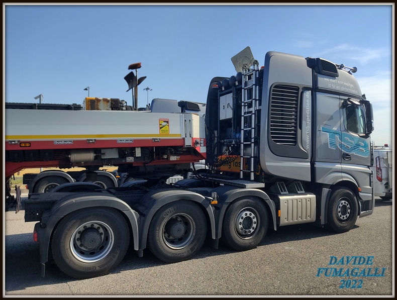 Mercedes-Benz Actros 4163 TSB (11).jpg