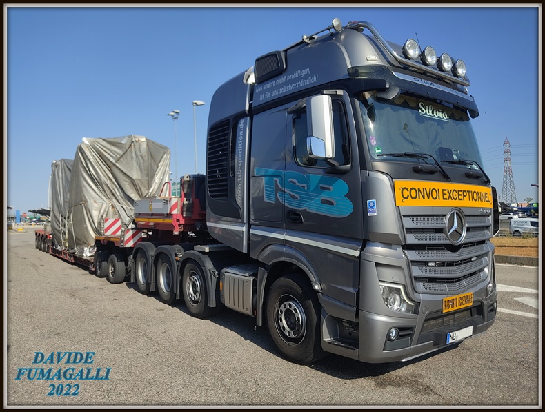 Mercedes-Benz Actros 4163 TSB (14).jpg