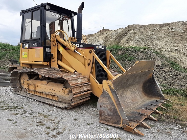 Caterpillar CAT 933 LGP_GT Erdbau_BMB.jpg