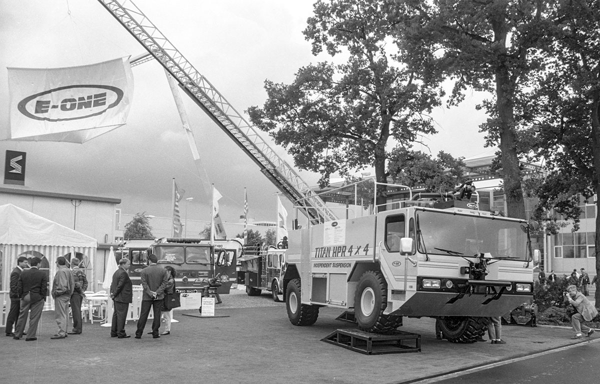 BK_SW_110_24 1994-04 IAA Hannover.jpg BK_SW_110_24 1994-04 IAA Hannover.jpg