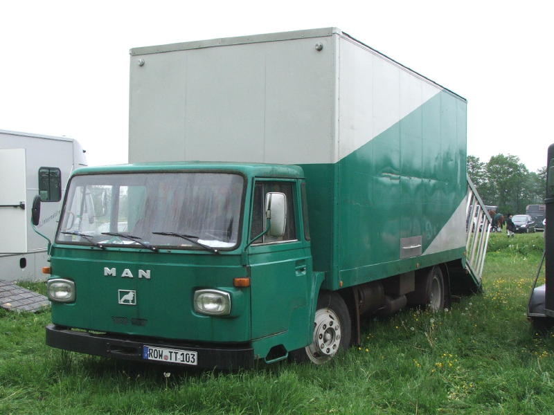 Büssing Pferdetransporter DSC00011 (2).jpg