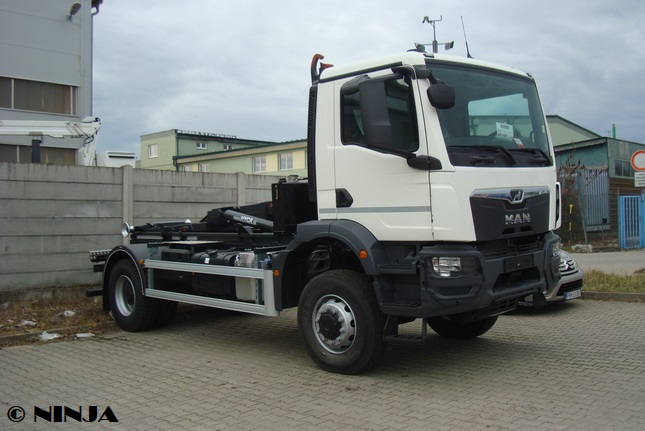 MAN_TGS_18.400_4x4_HNK_Hyca_01.jpg