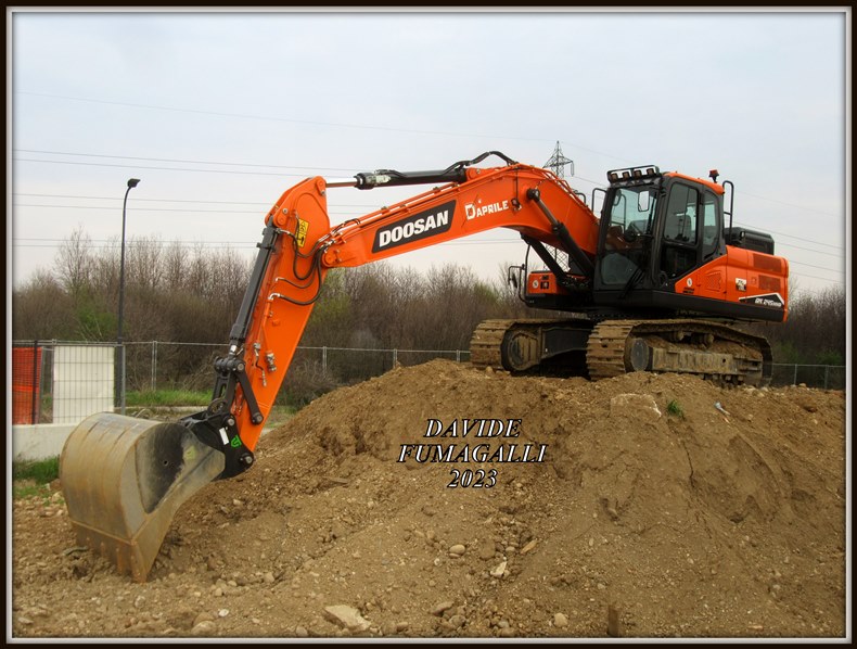 Doosan DX245NHD D'Aprile 001.jpg