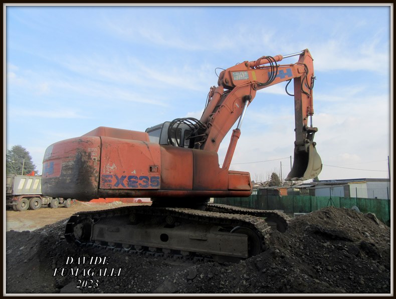 Fiat Hitachi EX235 Pozzi Virginio 002.jpg