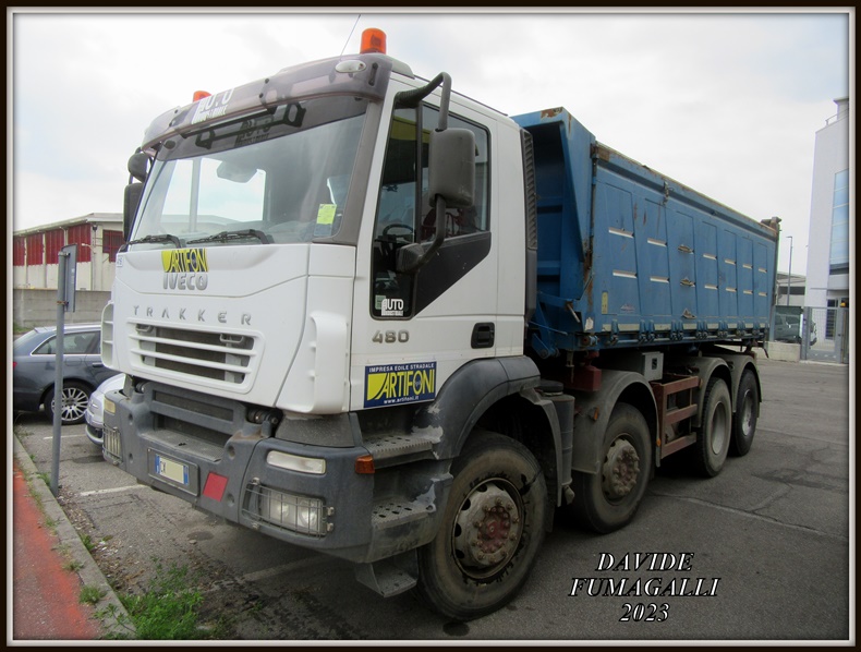 Iveco Trakker 410T48 Artifoni.jpg