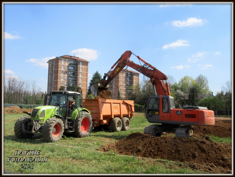 Hitachi Zaxis 240N Baronchelli 003.jpg