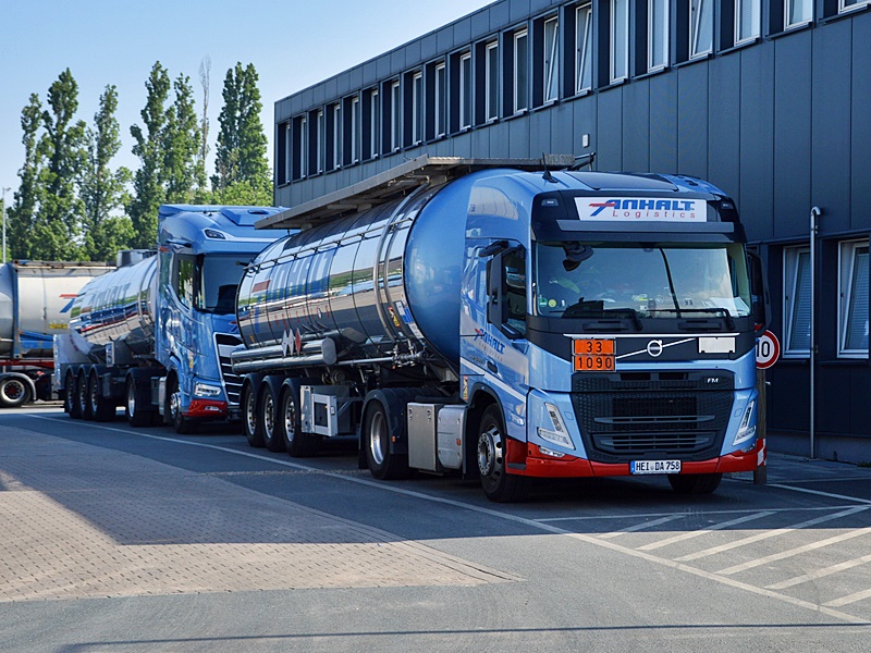 ANHALT, HEI-DA 758, Teil des Fuhrparks 0024.jpg