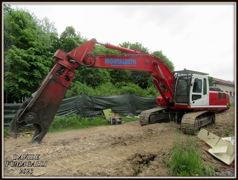 Hyundai 320-7A 001.jpg