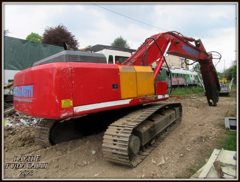 Hyundai 320-7A 003.jpg