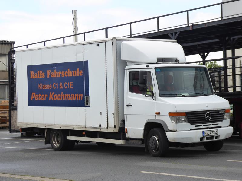 MB Vario 615D Ralfs Fahrschule Peter Kochmann 1 (Copy).jpg