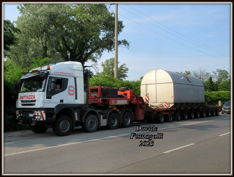 Iveco Trakker 560 8x6 Battazza (3).jpg