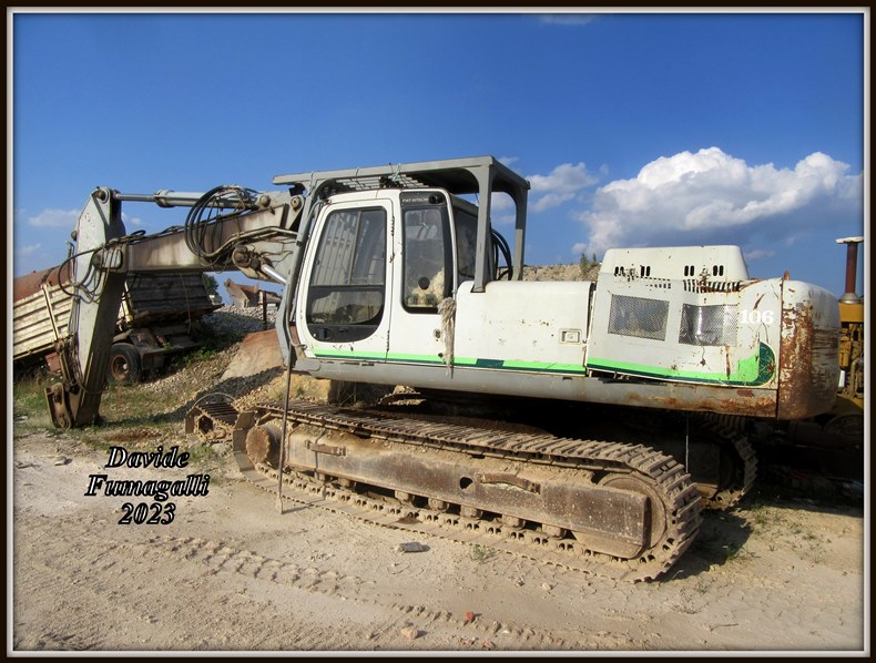 Fiat Hitachi EX355 001.jpg