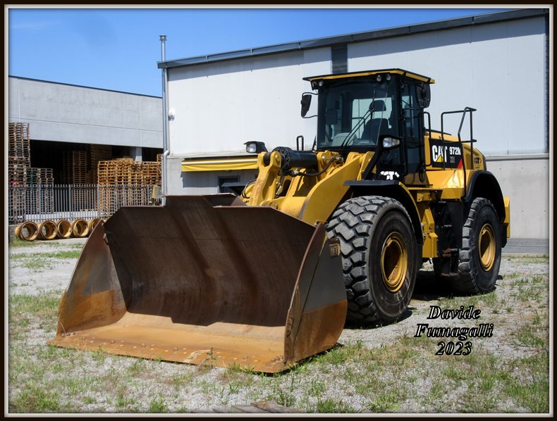 Caterpillar 972M XE 001.jpg