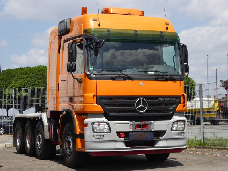 MB Actros 4160 Universal Transport 1 (Copy).jpg
