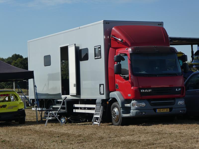 DAF LF 55.220 Wohnmobil Rot-Grau 1 (Copy).jpg