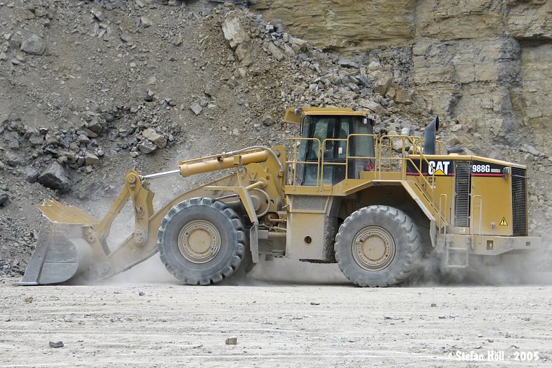 Cat988G_02.jpg