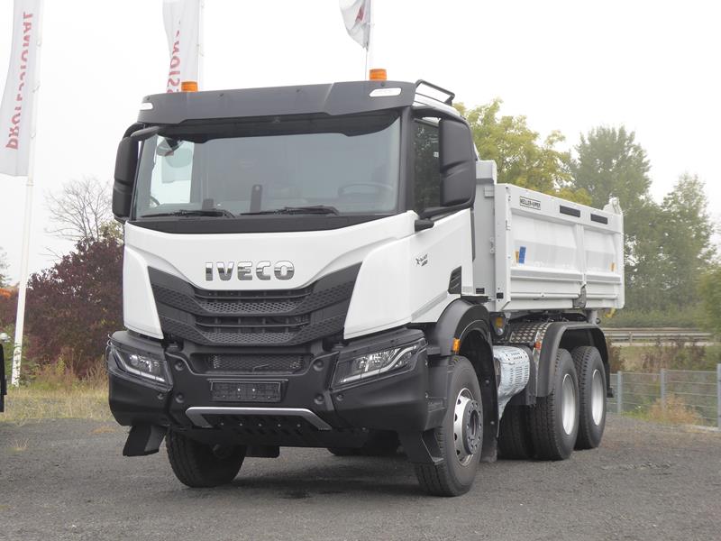 Iveco X-Way 480 Kipper Weiss 2 (Copy).jpg