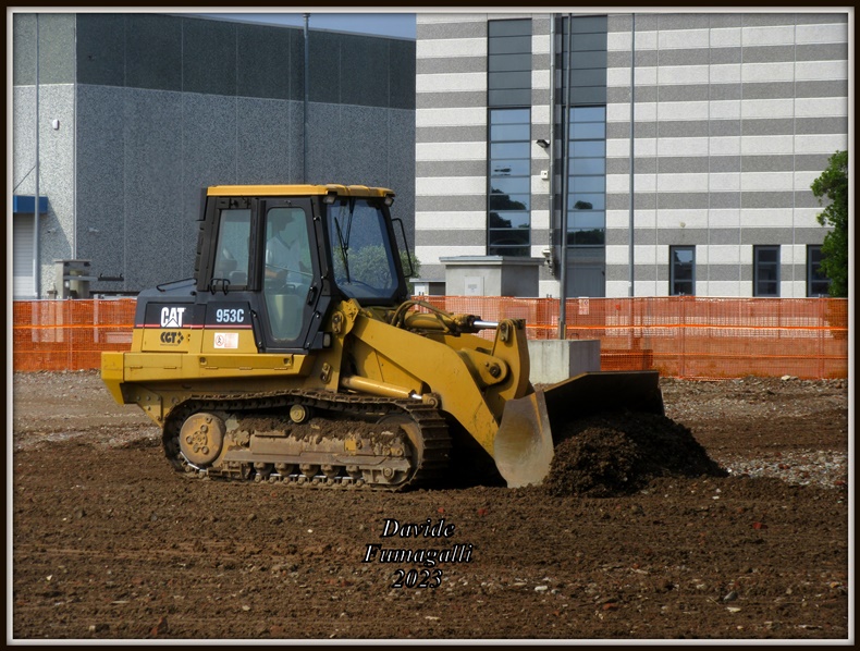 Caterpillar 943C Nespoli (7).jpg