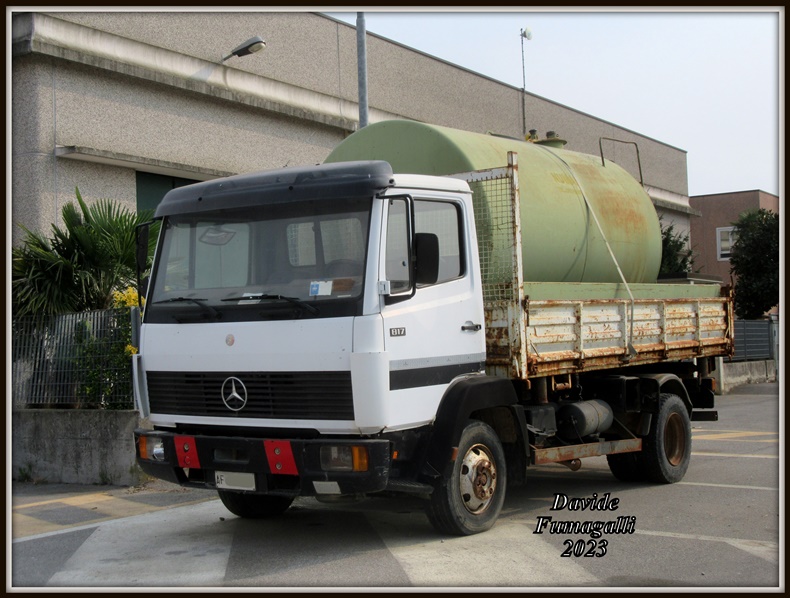 Mercedes-Benz 814.jpg