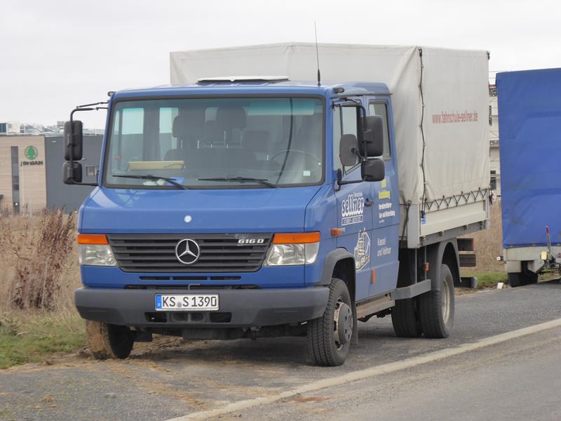 MB Vario 616D Fahrschule Sellner 1 (Copy).jpg