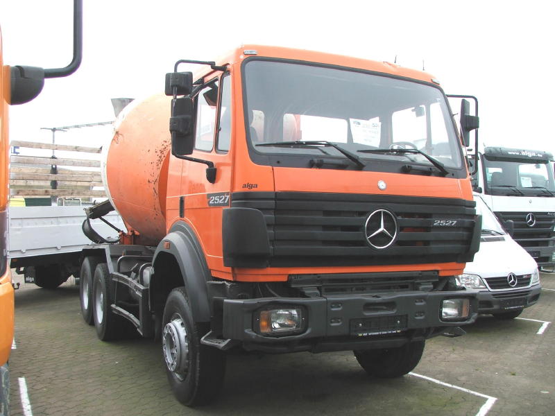 MB SK 2527 Betonmischer Orange DSC00036 (2) (2).jpg