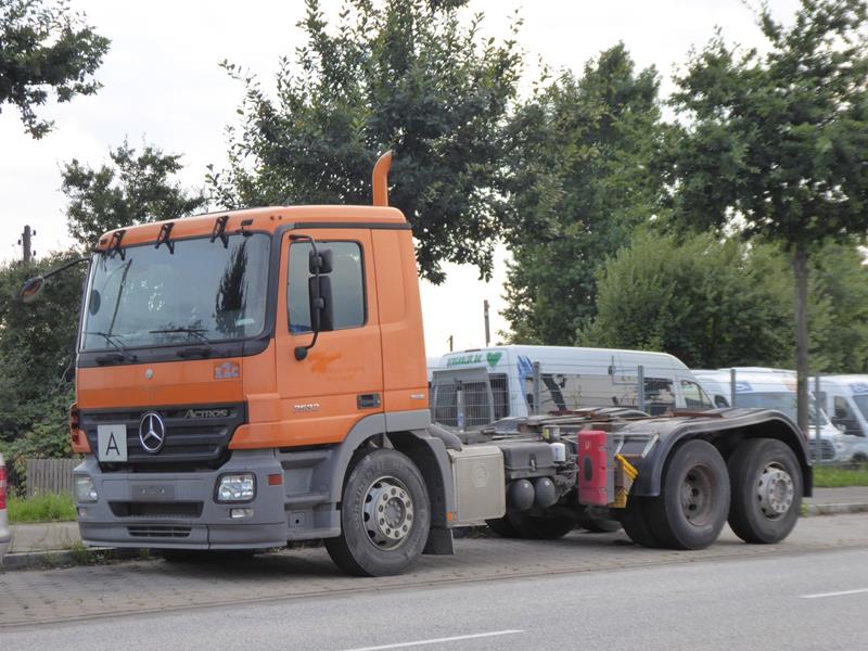 MB Actros 2532 Ehemals Müllauto Orange 1 (Copy).jpg