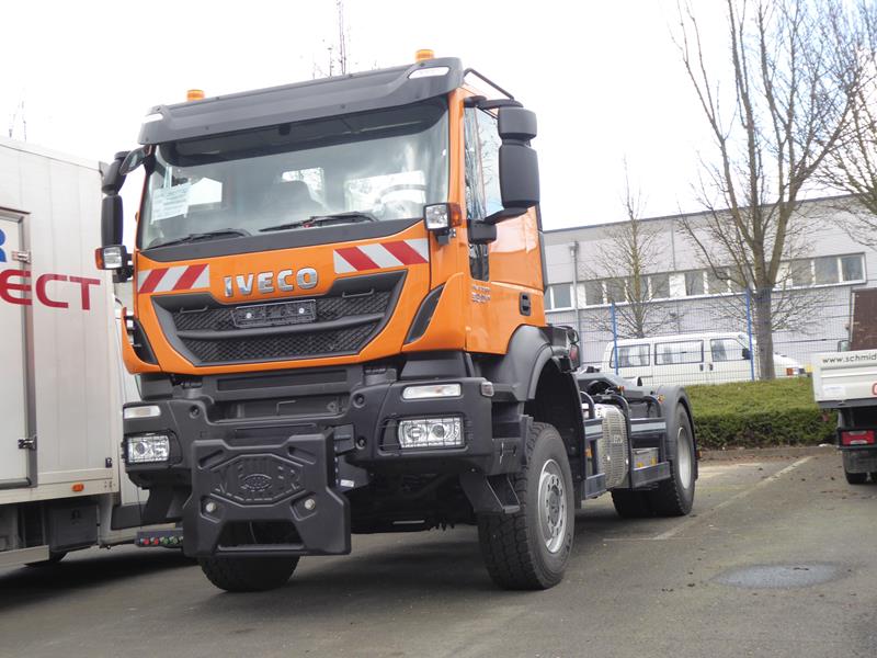 Iveco Trakker Hi-Land 330 Kumonal 1 (Copy).jpg