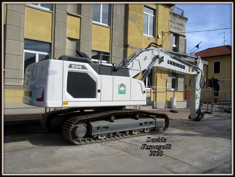 Liebherr 934 Favini 04.jpg